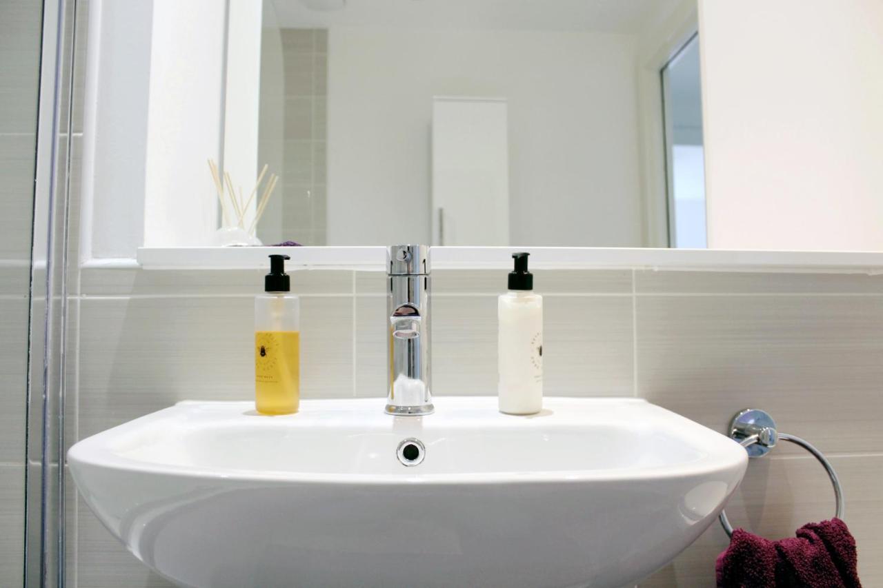 Manchester Escape - Private Room & Bathroom Near Etihad And Coop Arena - Free Secure Parking エクステリア 写真