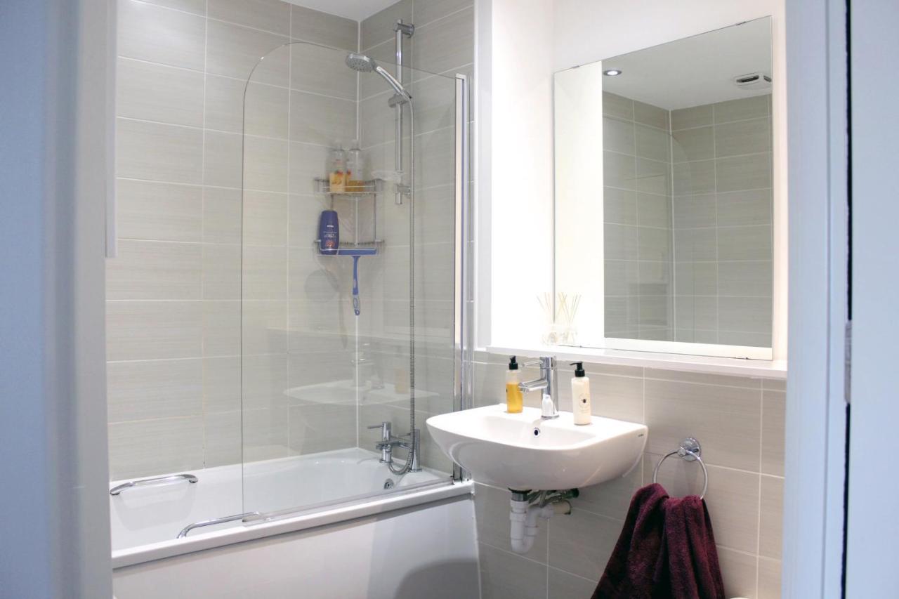 Manchester Escape - Private Room & Bathroom Near Etihad And Coop Arena - Free Secure Parking エクステリア 写真